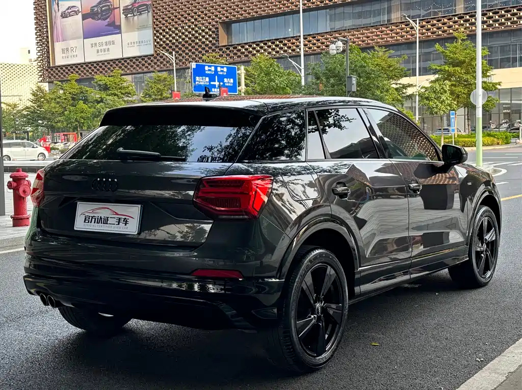 AUDI Q2L 2021