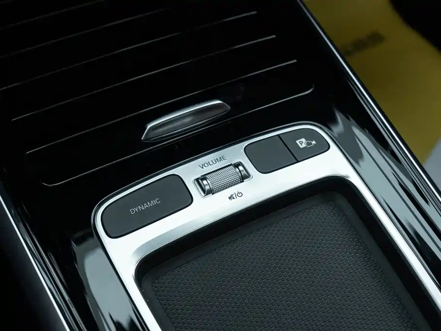 MERCEDES BENZ GLB 2024