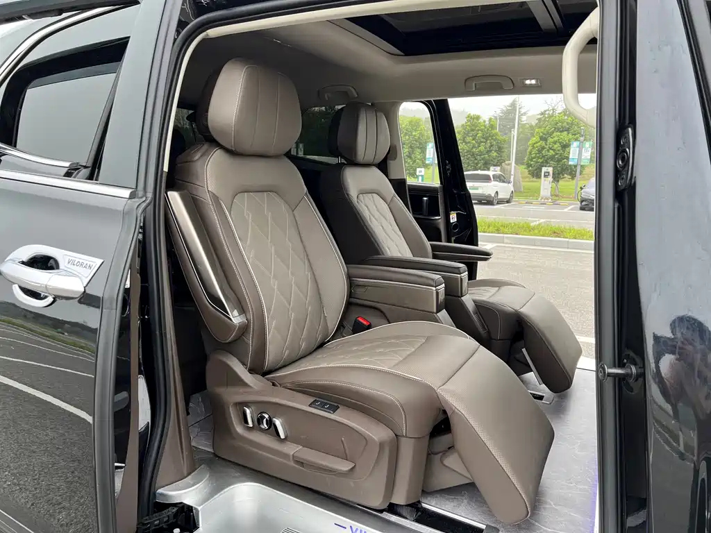 VOLKSWAGEN VILORAN 2024