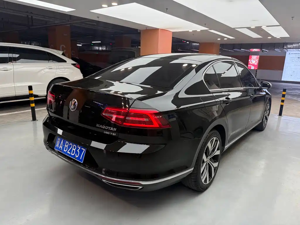 VOLKSWAGEN MAGOTAN 2018
