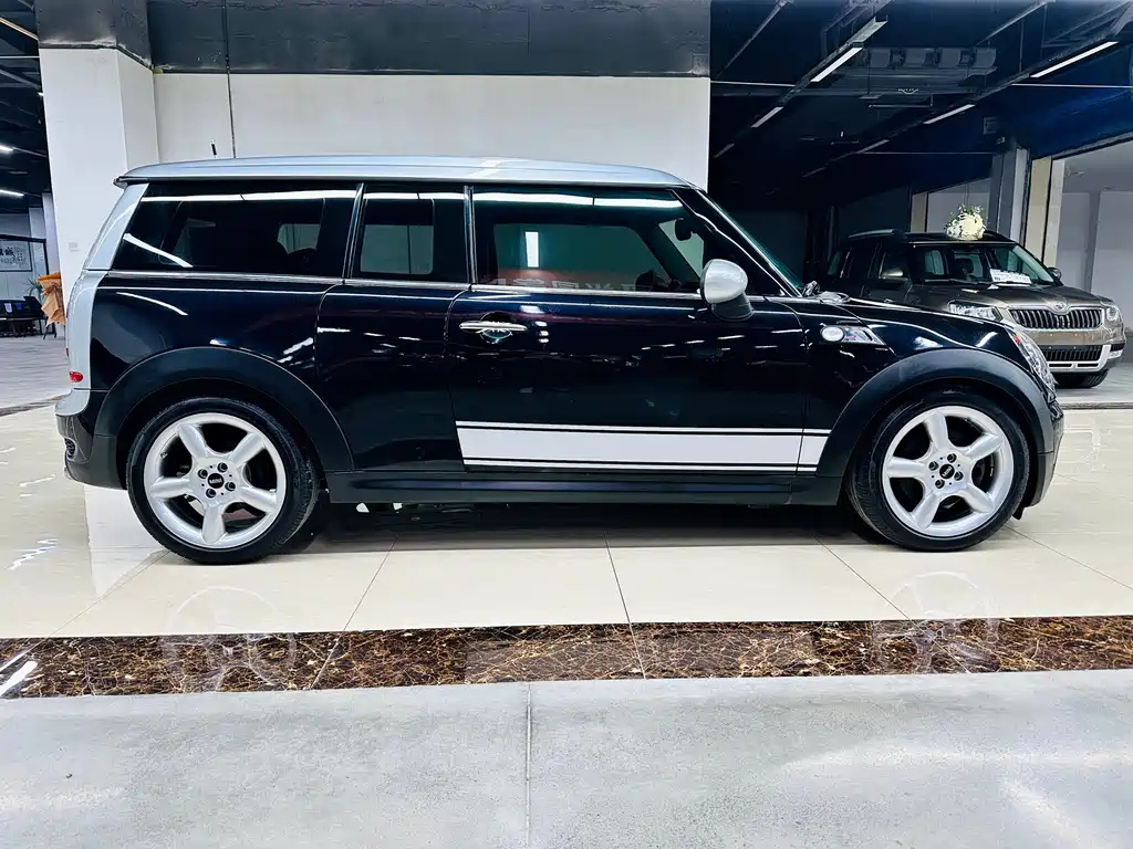 MINI CLUBMAN 2010