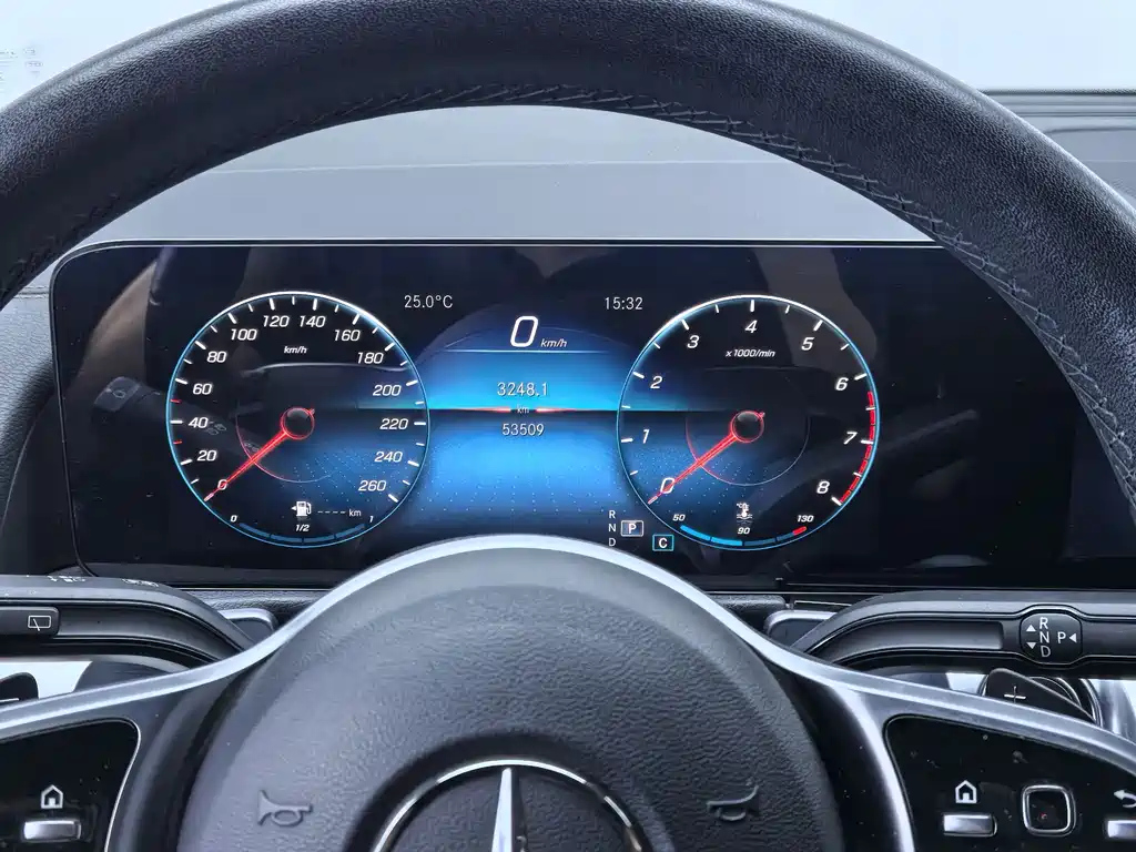 MERCEDES BENZ GLB 2022