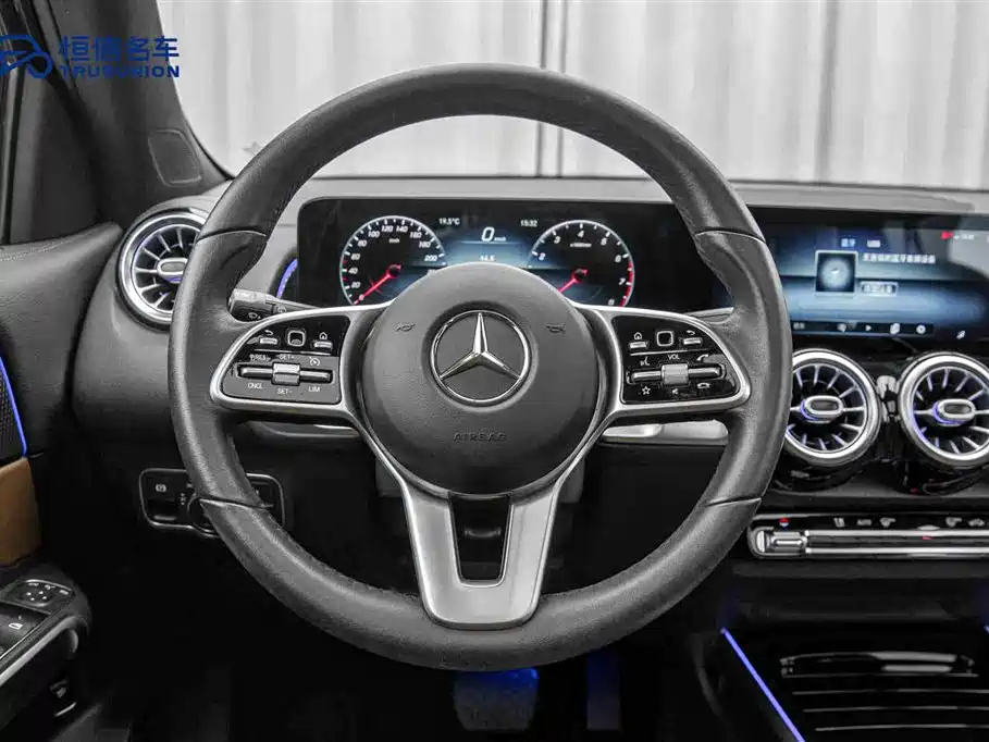 MERCEDES BENZ GLB 2020