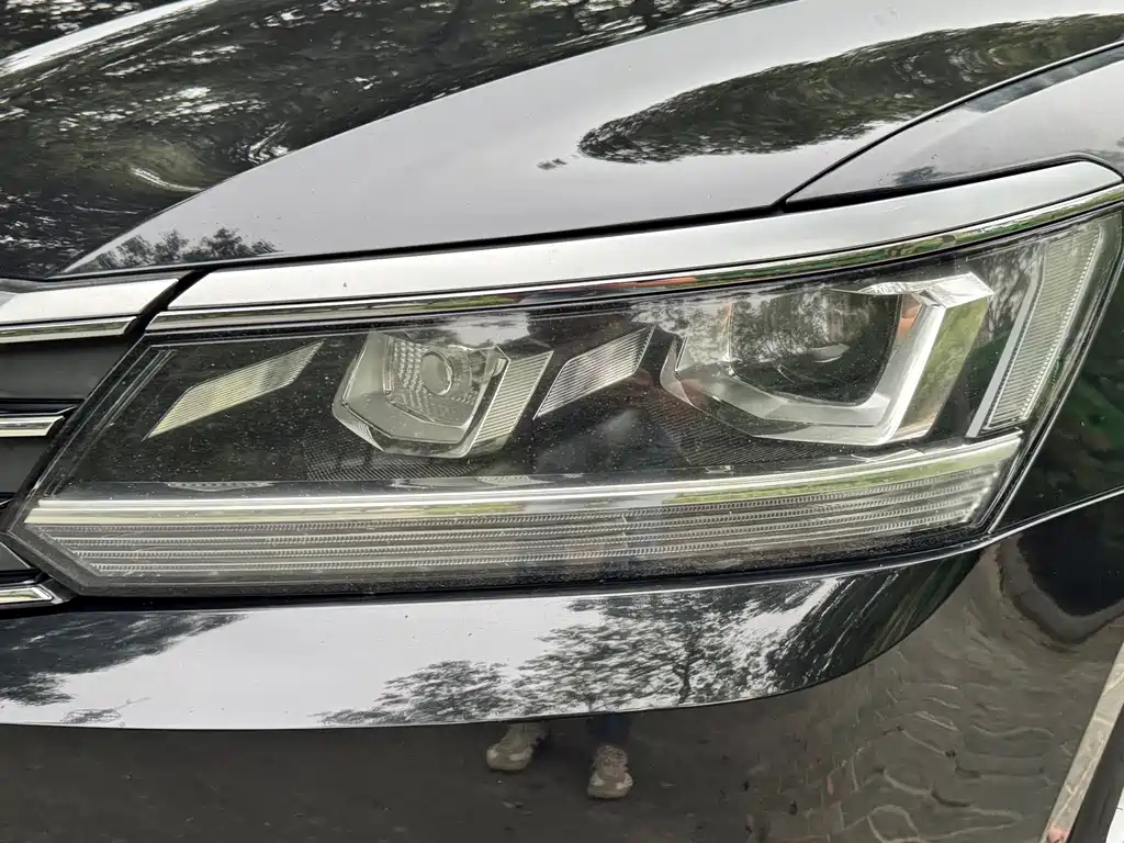 VOLKSWAGEN PASSAT 2017