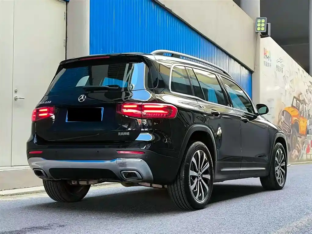 MERCEDES BENZ GLB 2023
