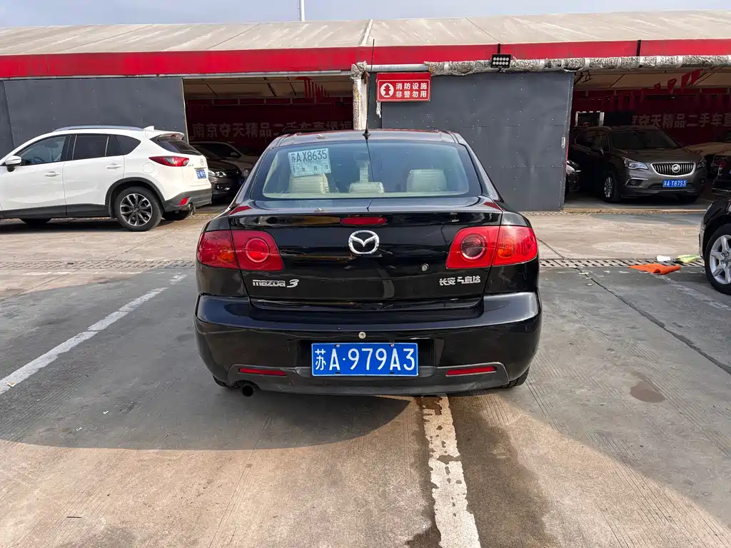 MAZDA 3 2010