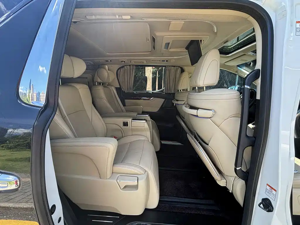 TOYOTA ALPHARD 2018