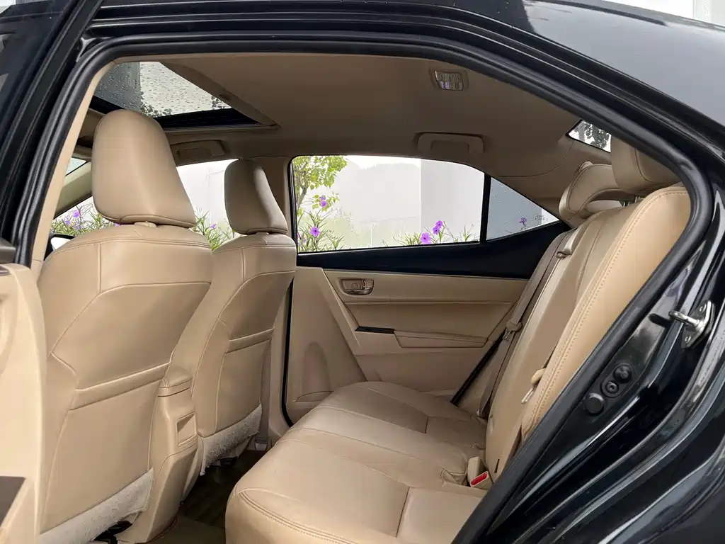 TOYOTA COROLLA 2015