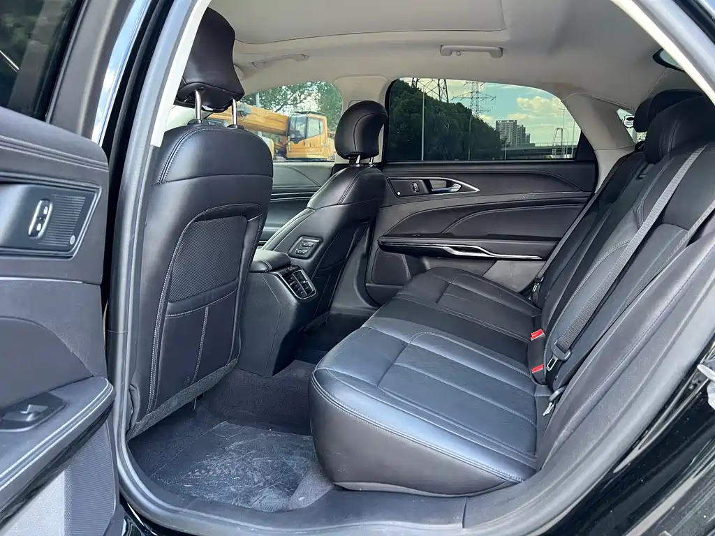FORD TAURUS 2021