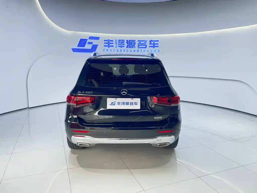 MERCEDES BENZ GLB 2023
