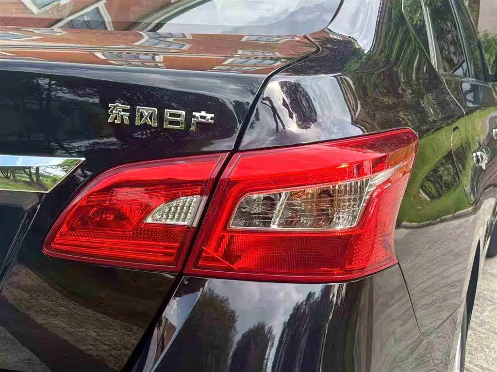 NISSAN SYLPHY 2019
