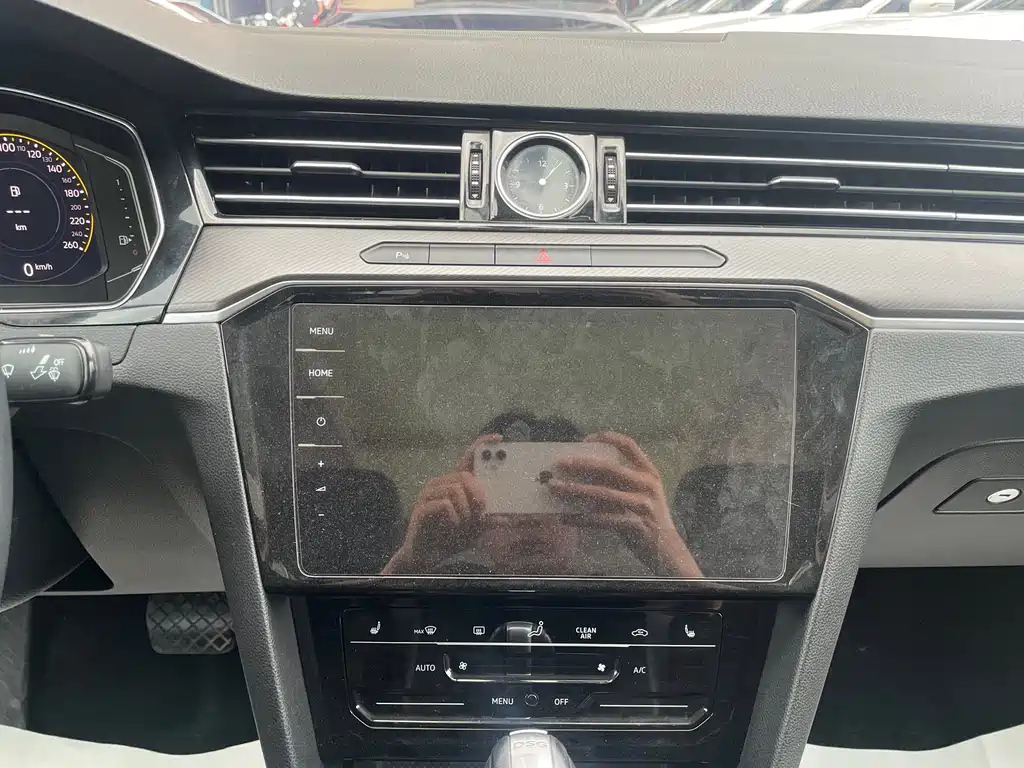 VOLKSWAGEN MAGOTAN 2020