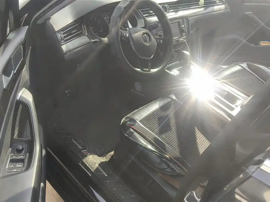 VOLKSWAGEN MAGOTAN 2018