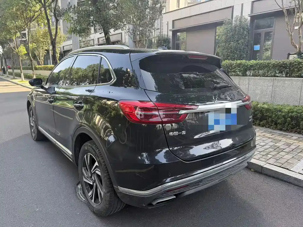 HONGQI HS5 2022