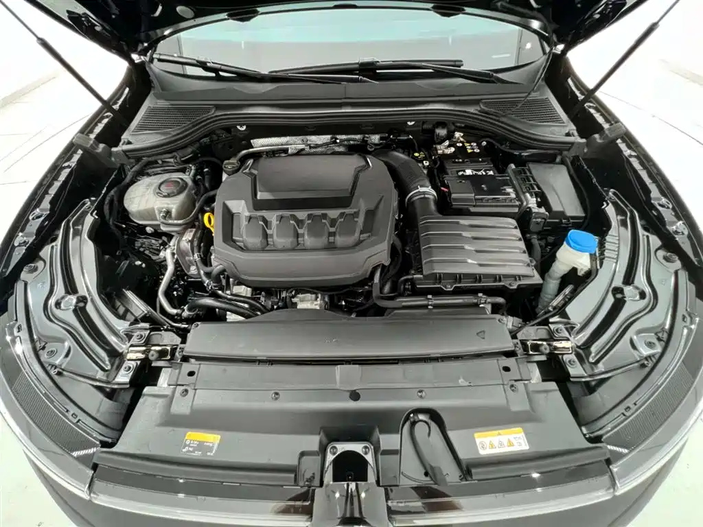 VOLKSWAGEN PASSAT 2025