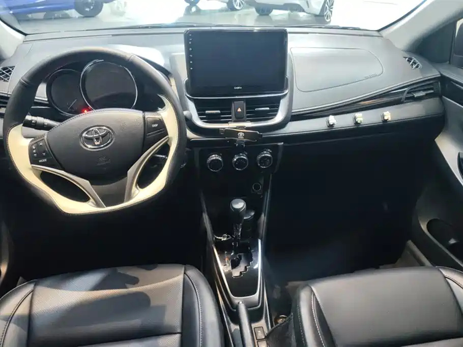 TOYOTA YARIS L DAZZLING 2023