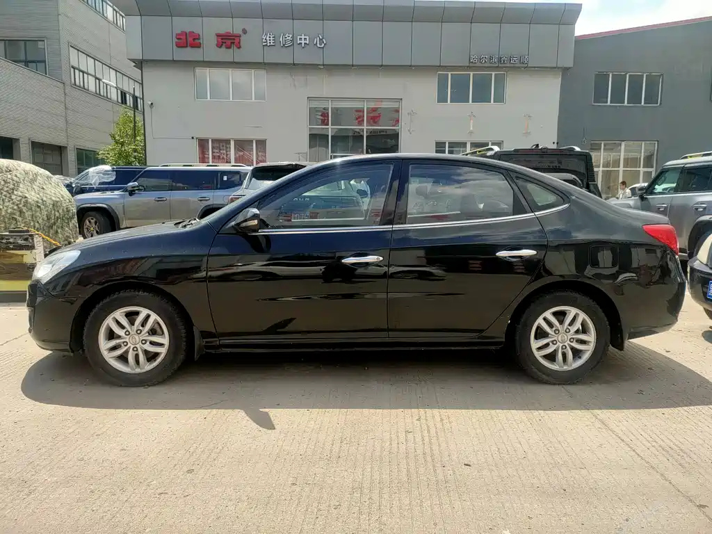 HYUNDAI CELESTA 2011