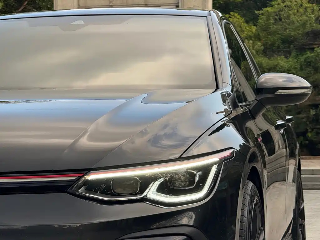 VOLKSWAGEN GOLF GTI 2023