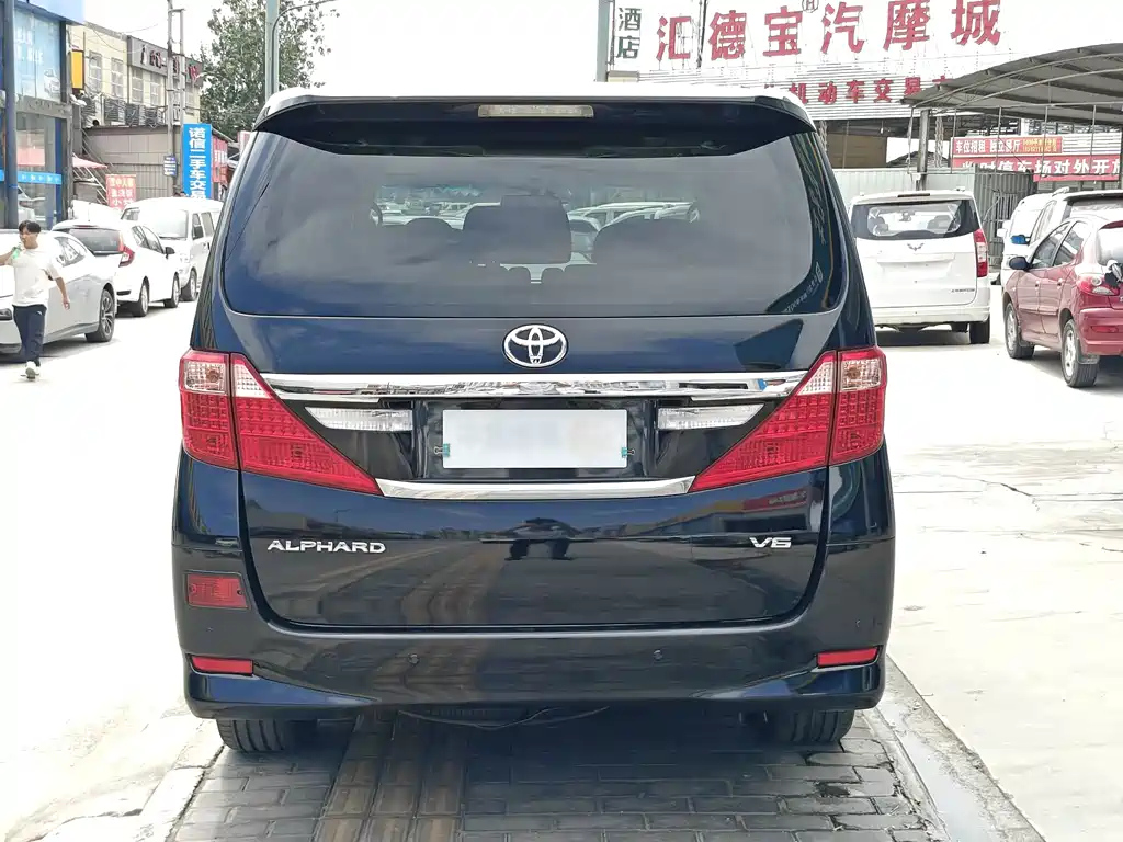 TOYOTA ALPHARD 2012