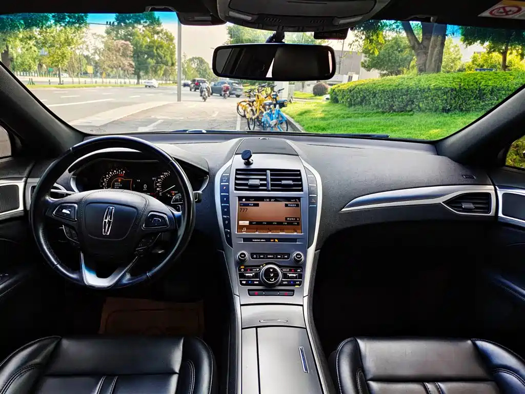 LINCOLN MKZ 2019