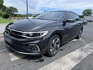 VOLKSWAGEN BORA  2023