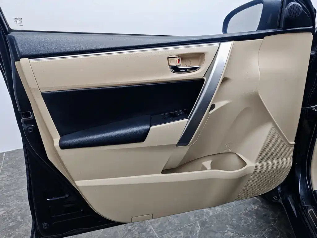 TOYOTA COROLLA 2014