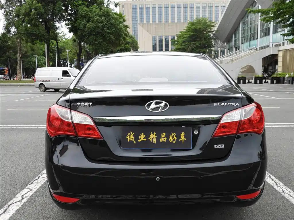 HYUNDAI CELESTA 2011