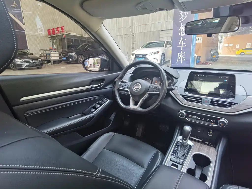 NISSAN TEANA 2021