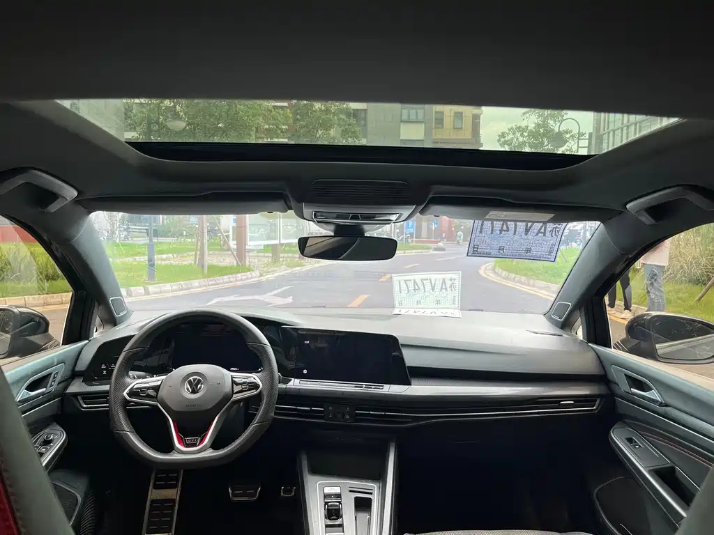 VOLKSWAGEN GOLF GTI 2023