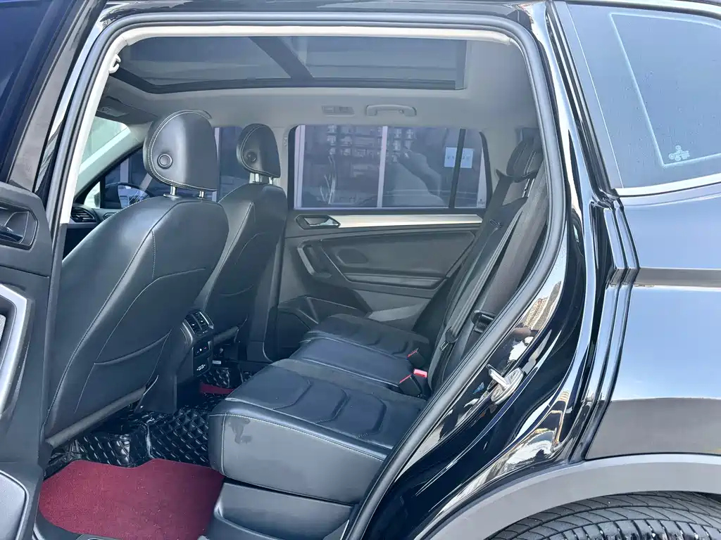 VOLKSWAGEN TIGUAN L 2020