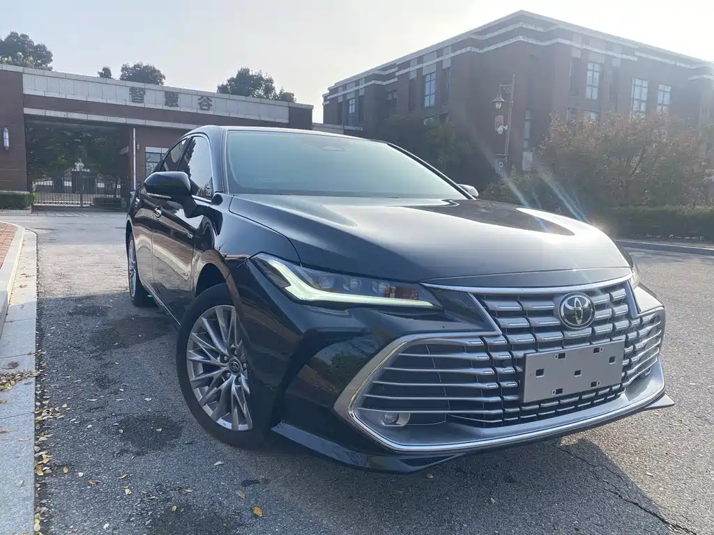 TOYOTA AVALON 2025