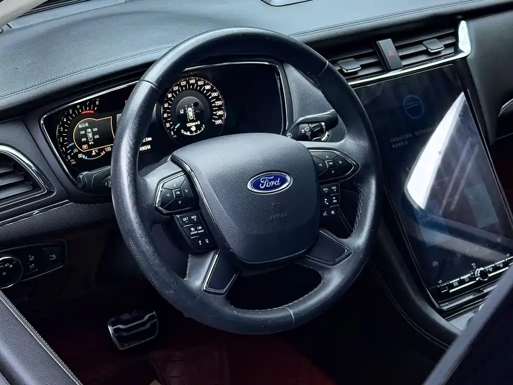 FORD TAURUS 2019