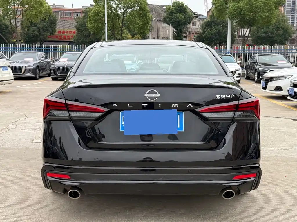 NISSAN TEANA 2023