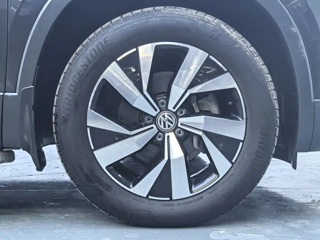 VOLKSWAGEN TAYRON 2019
