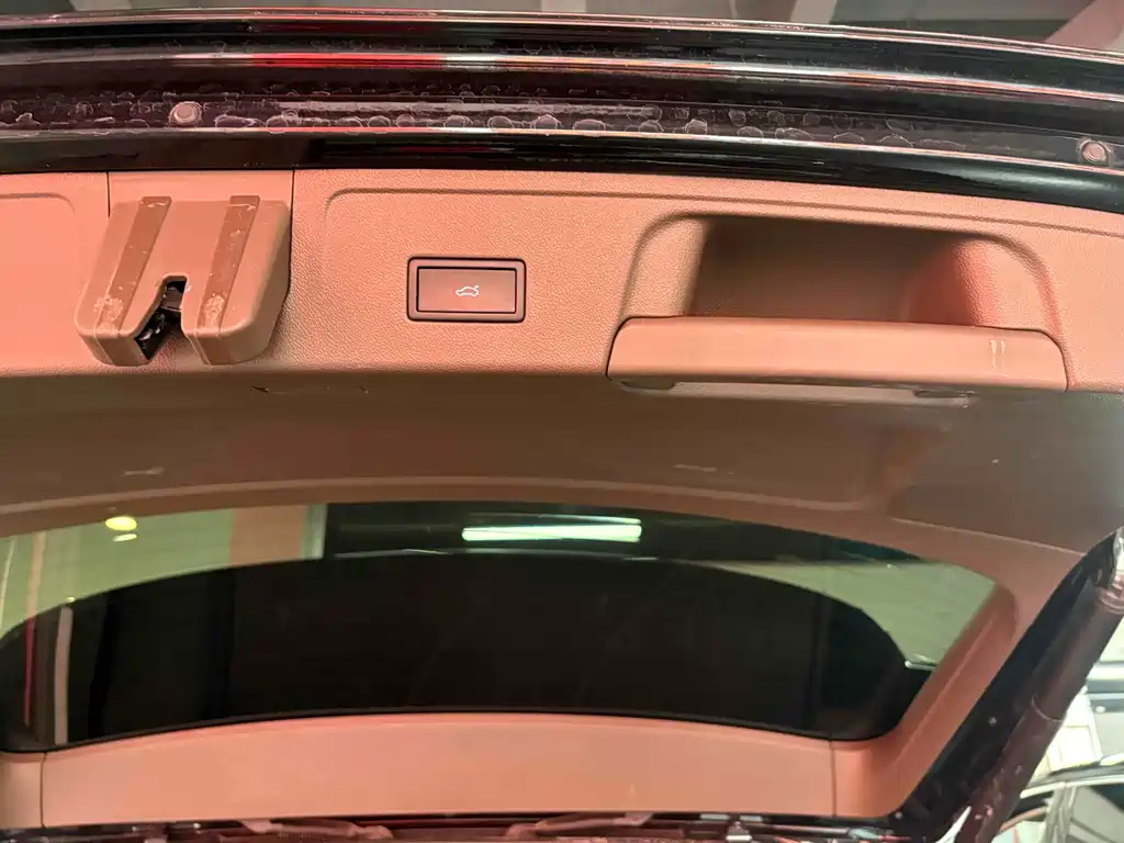VOLKSWAGEN VILORAN 2022