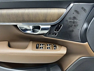 VOLVO S90 2025
