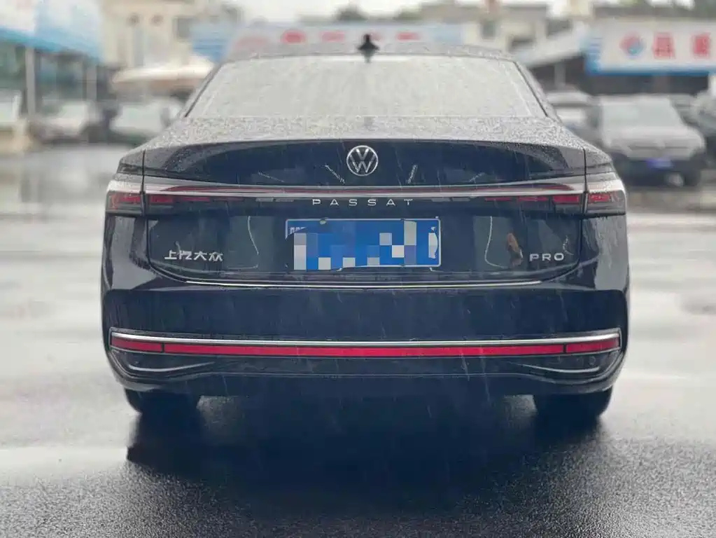 VOLKSWAGEN PASSAT 2025