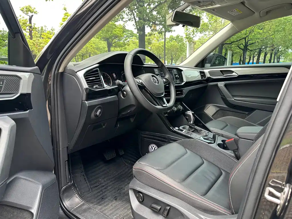 VOLKSWAGEN TAYRON 2020
