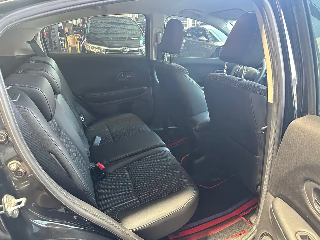 HONDA VEZEL 2015