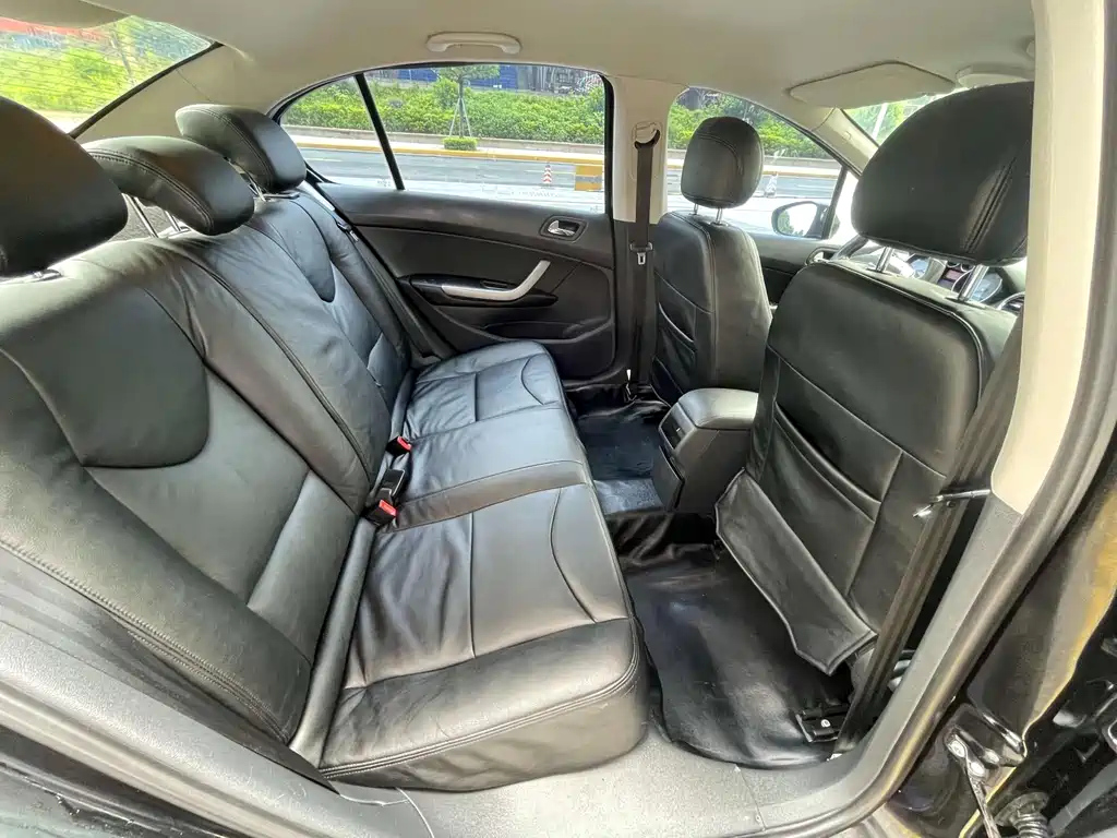 PEUGEOT 408 2013