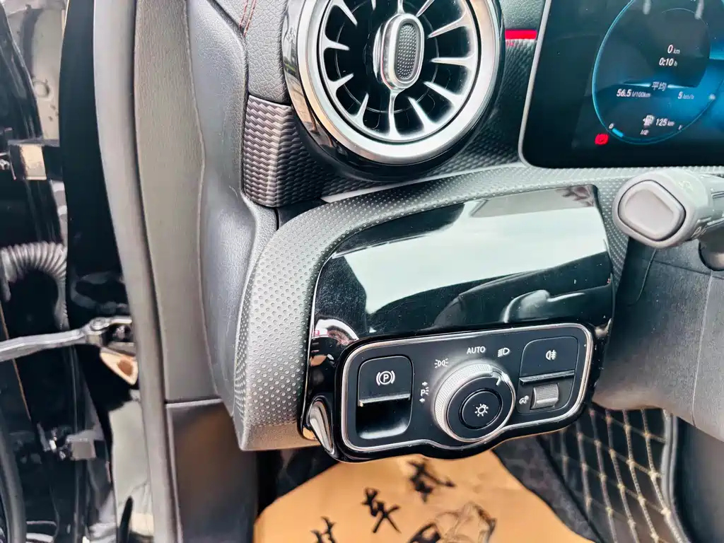 MERCEDES BENZ A-CLASS 2019
