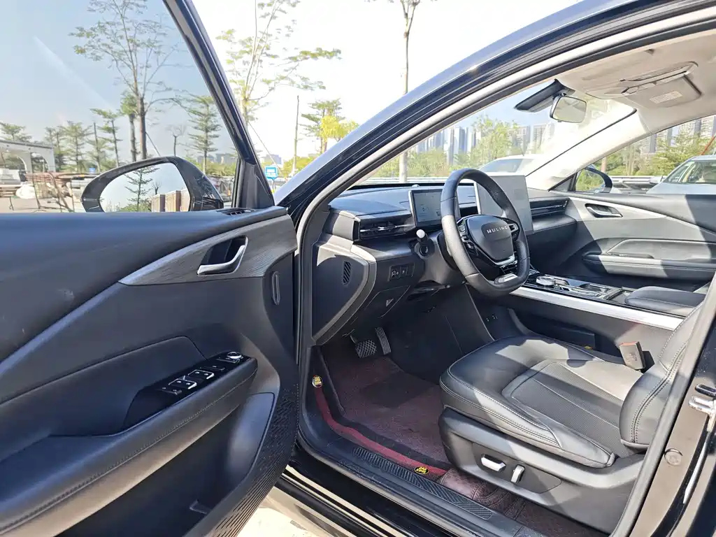 SGMW WULING STARLIGHT 2024