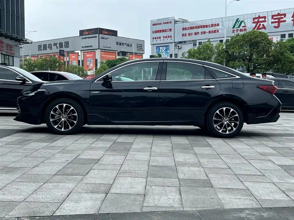 TOYOTA AVALON 2023