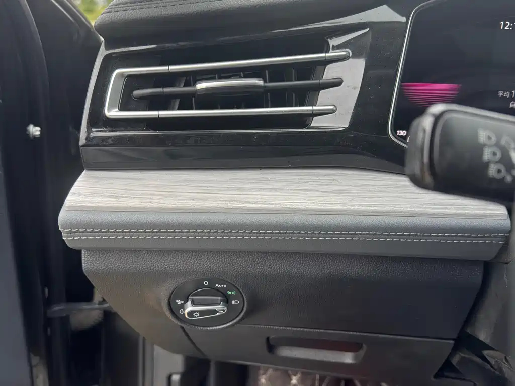 VOLKSWAGEN SAGITAR 2024