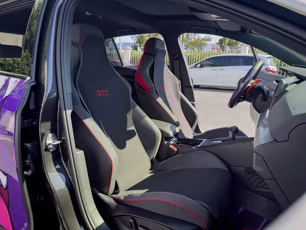 VOLKSWAGEN GOLF GTI 2024