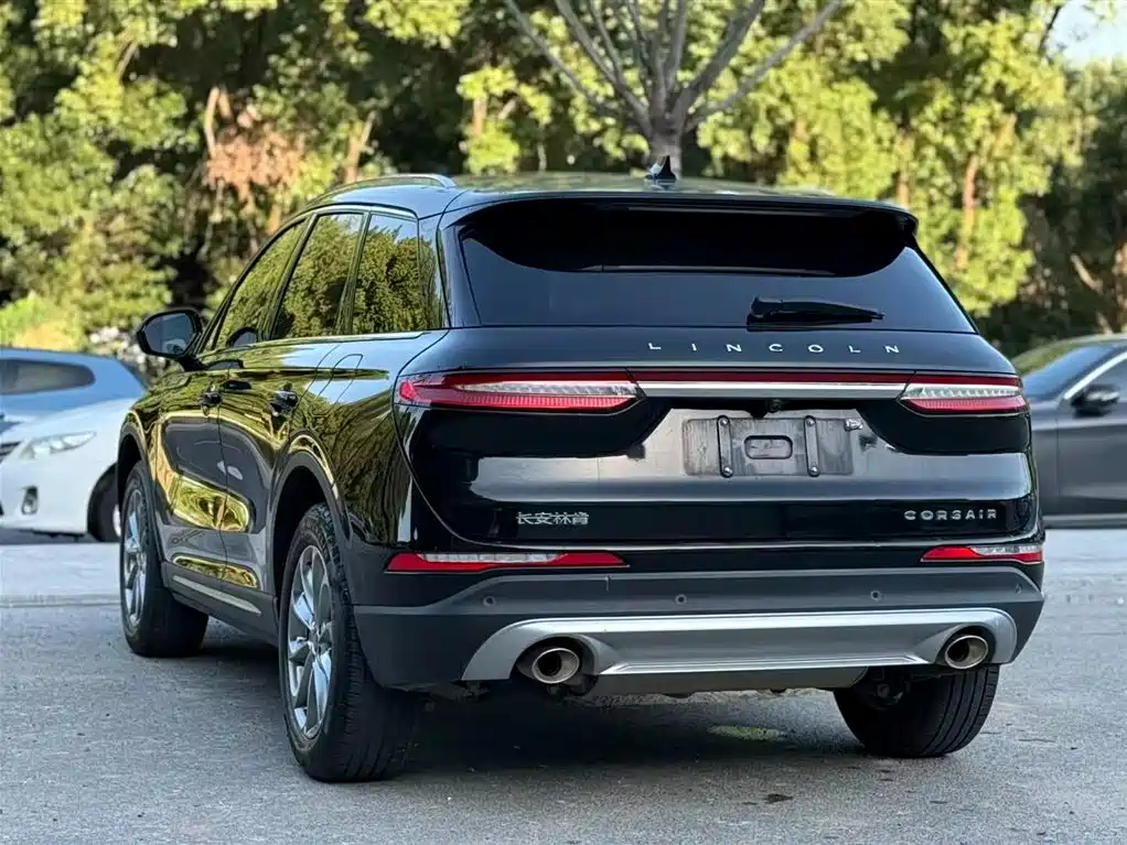 LINCOLN ADVENTURER 2021