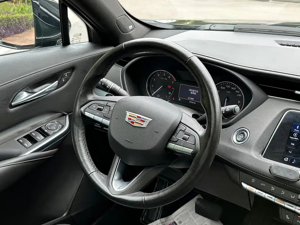 CADILLAC XT4 2021