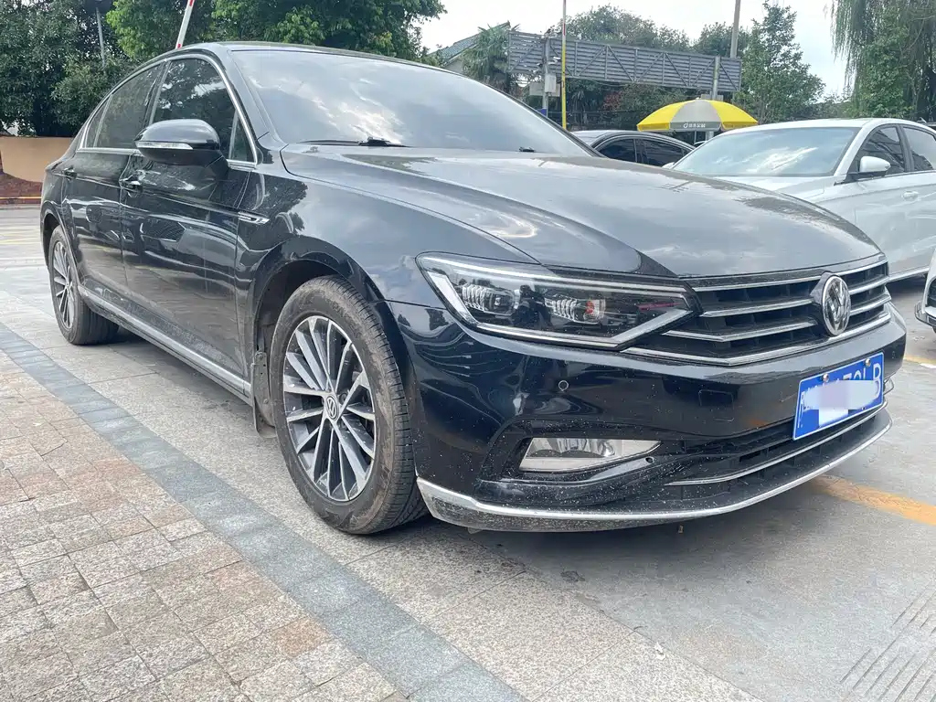 VOLKSWAGEN MAGOTAN 2020