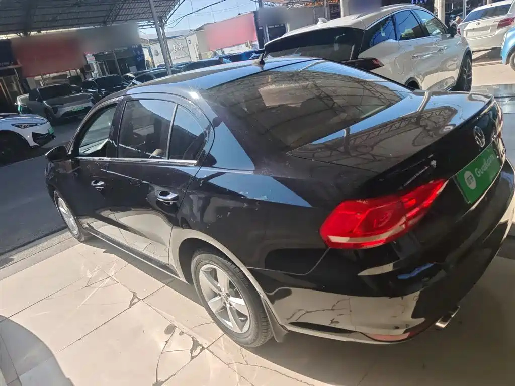 VOLKSWAGEN LAVIDA 2016