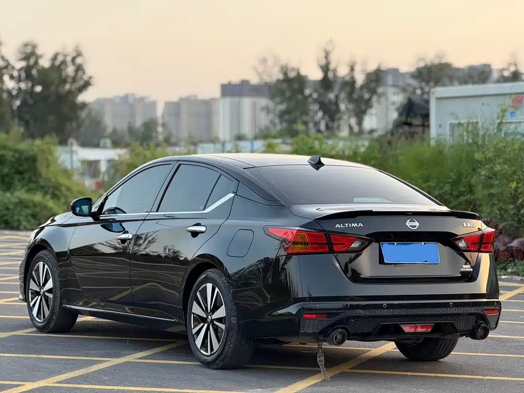 NISSAN TEANA 2022